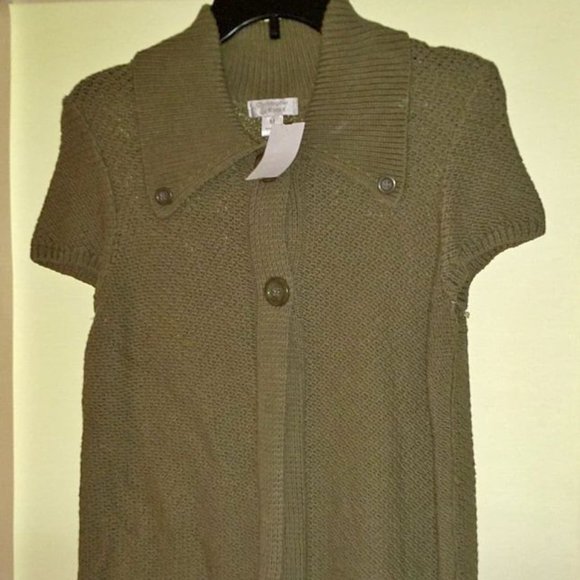 nwt womens cardigan short sleeve sweater, olive green size Medium brand- Christo - Picture 1 of 2